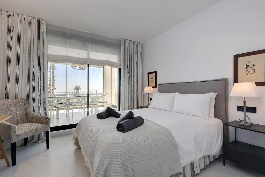 Ground Floor 4 Bedroom Apartment @ Estepona Hills!