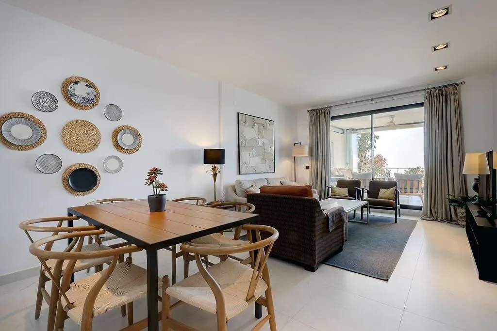 Ground Floor 4 Bedroom Apartment @ Estepona Hills!