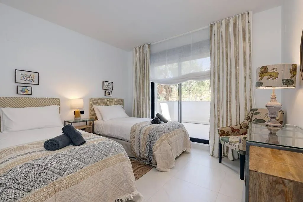 Ground Floor 4 Bedroom Apartment @ Estepona Hills!