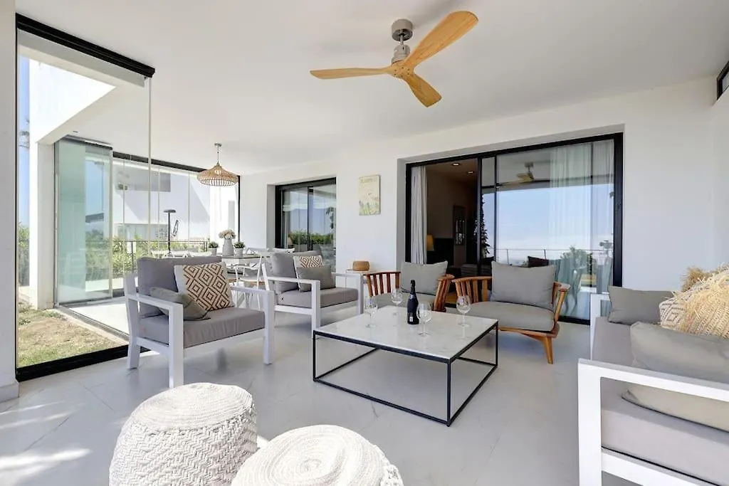 Ground Floor 4 Bedroom Apartment @ Estepona Hills! 0*,